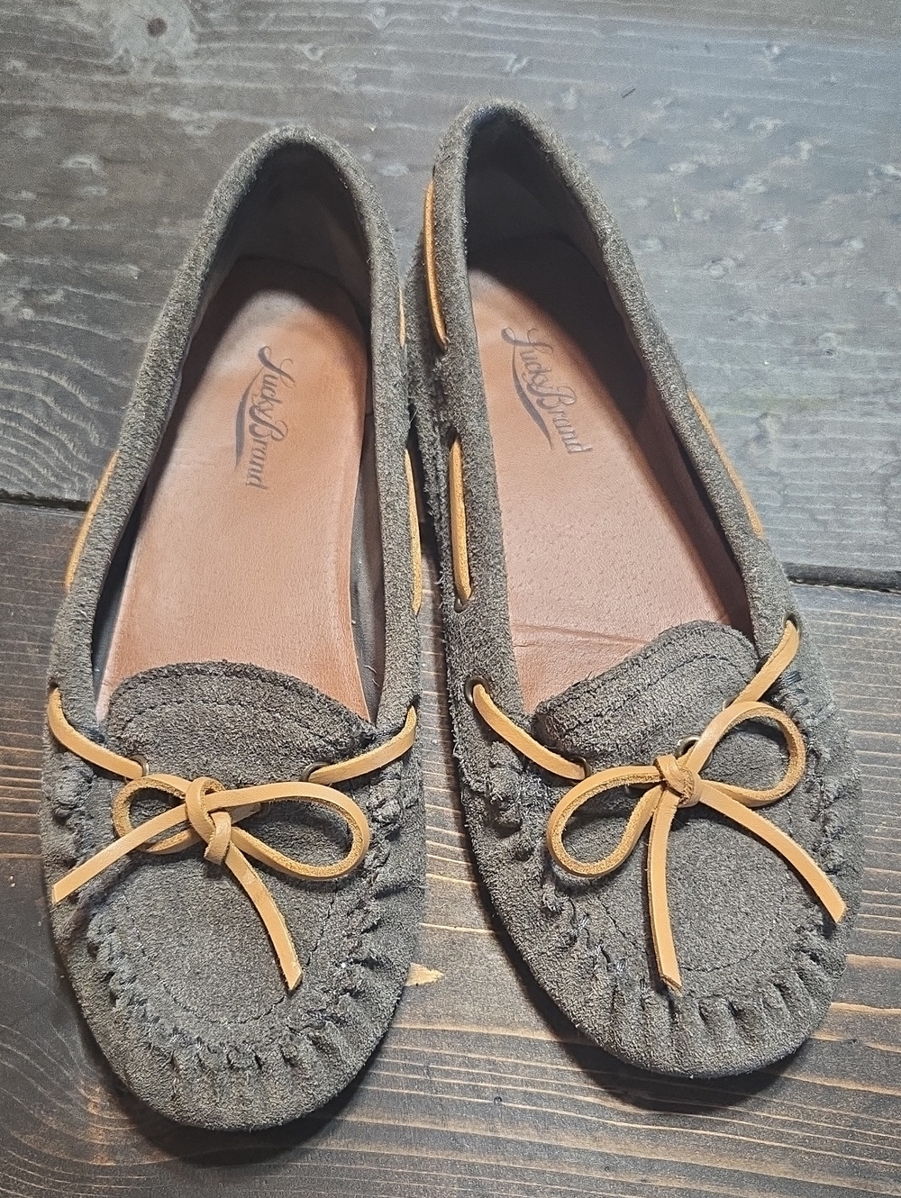 Lucky Brand Gray Suede Moccasins with Tan Bow Trim